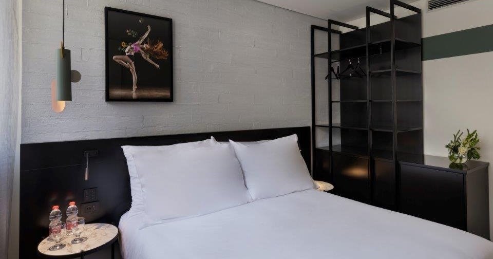 Muse Boutique Hotel, Tel Aviv. Guest room.
