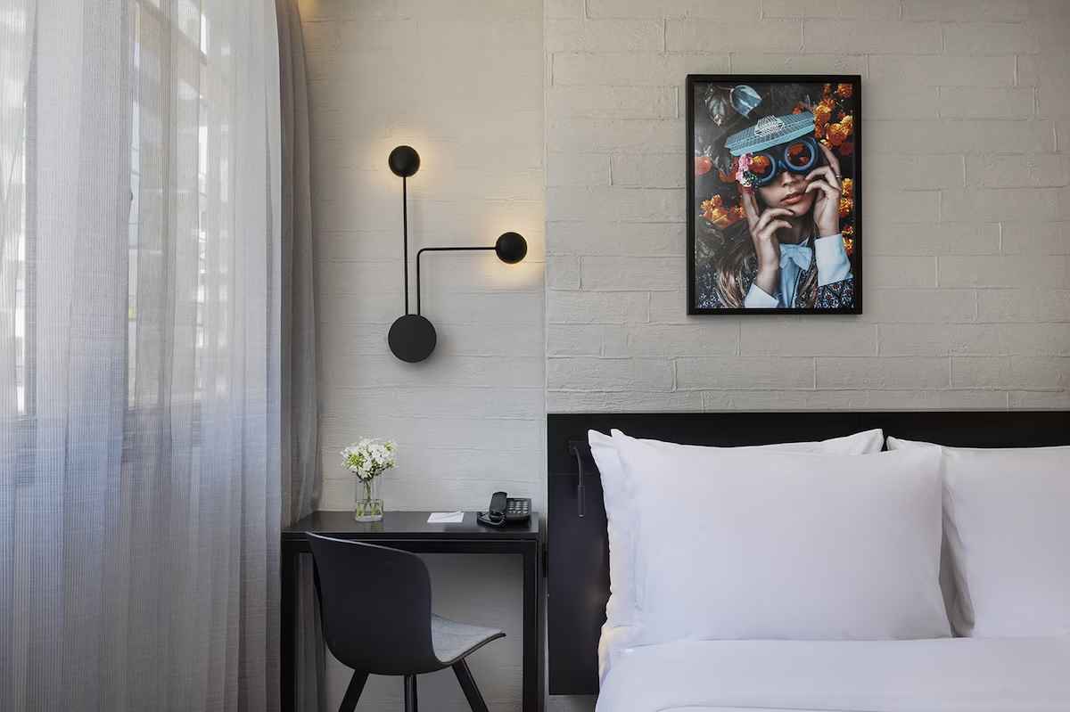 Muse Boutique Hotel, Tel Aviv. Guest room.